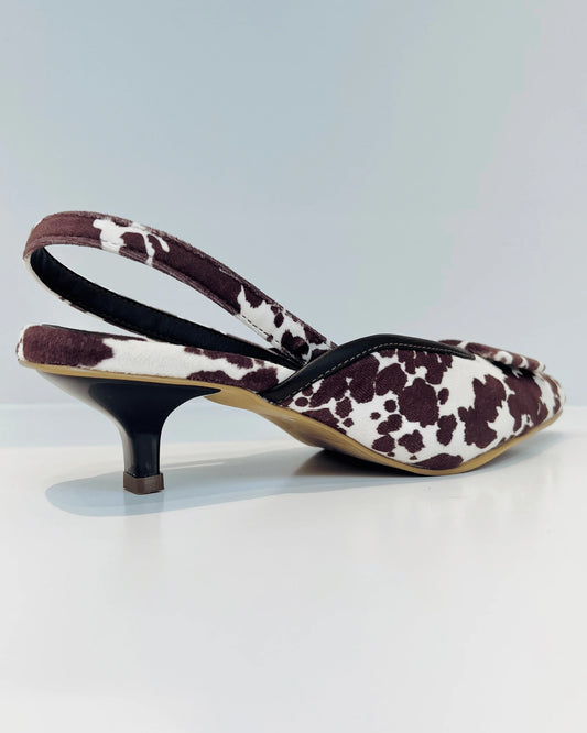 TACON SLINGBACK ESTAMPADO EN TONO MARRON