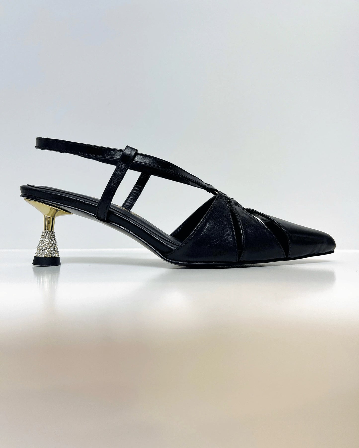 TACON NEGRO DORADO BRILLOS