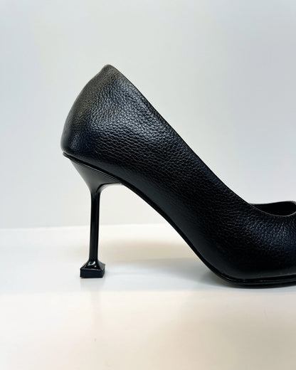 TACON STILETO EN CUERO NATURAL NEGRO