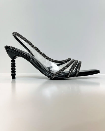 SANDALIA DE TACON ELEGANTE CON DETALLES BRILLANTES NEGRA