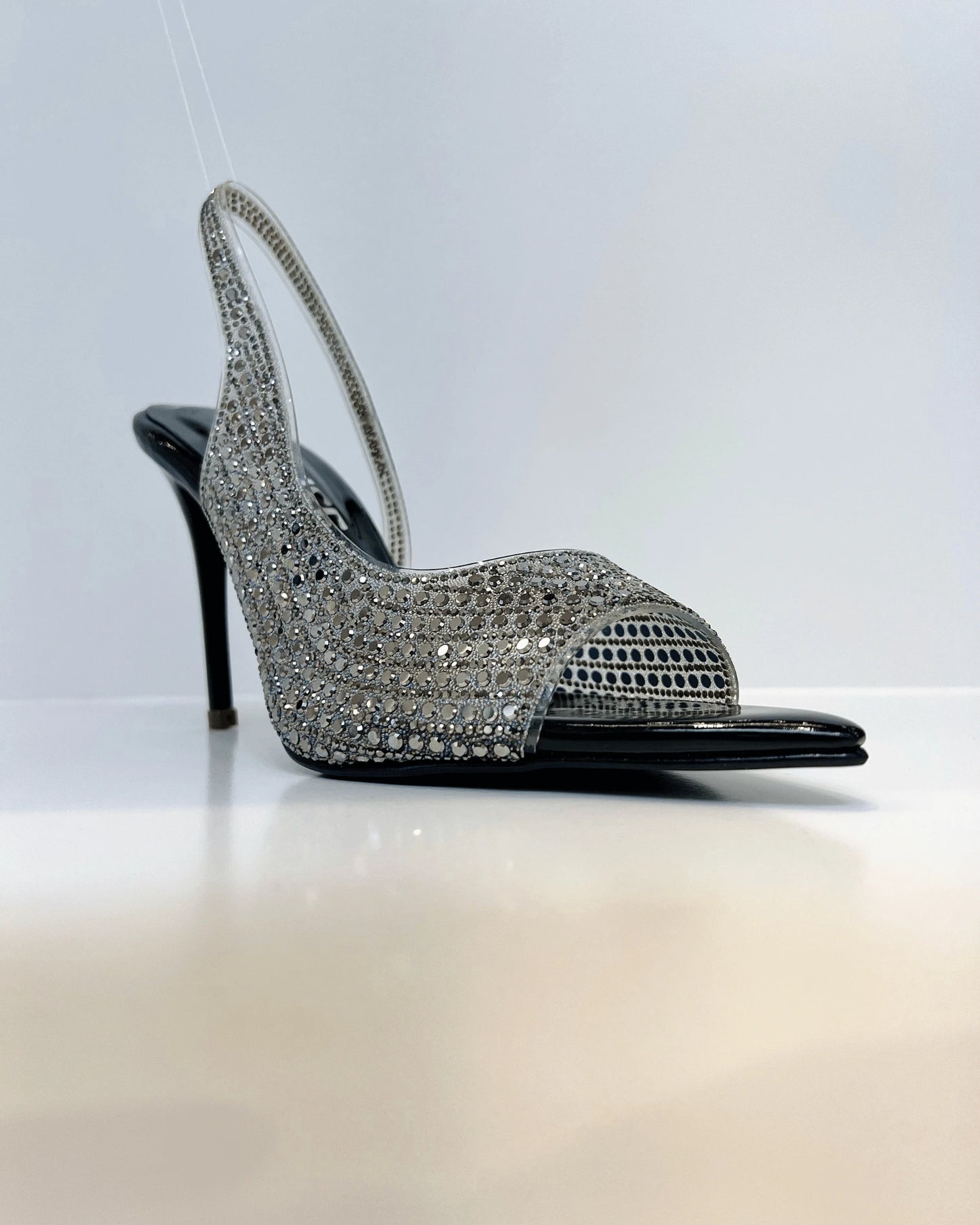 TACON ELEGANTE BRILLANTE CHAROL NEGRO