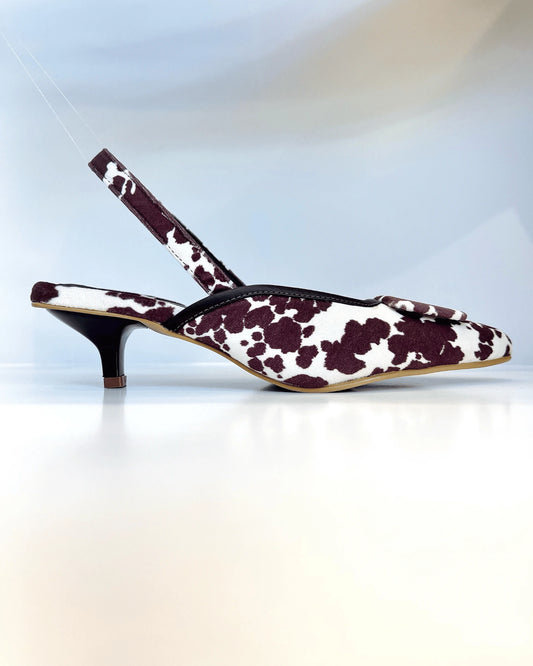 TACON SLINGBACK ESTAMPADO EN TONO MARRON