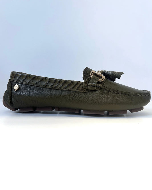 MOCASIN  VERDE HERRAJE METALICO