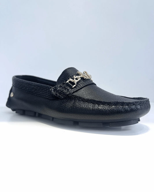 MOCASIN NEGRO HERRAJE MATALICO