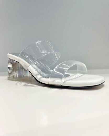 SANDALIA DE TACON  MEDIO CON PIEDRA BEIGE